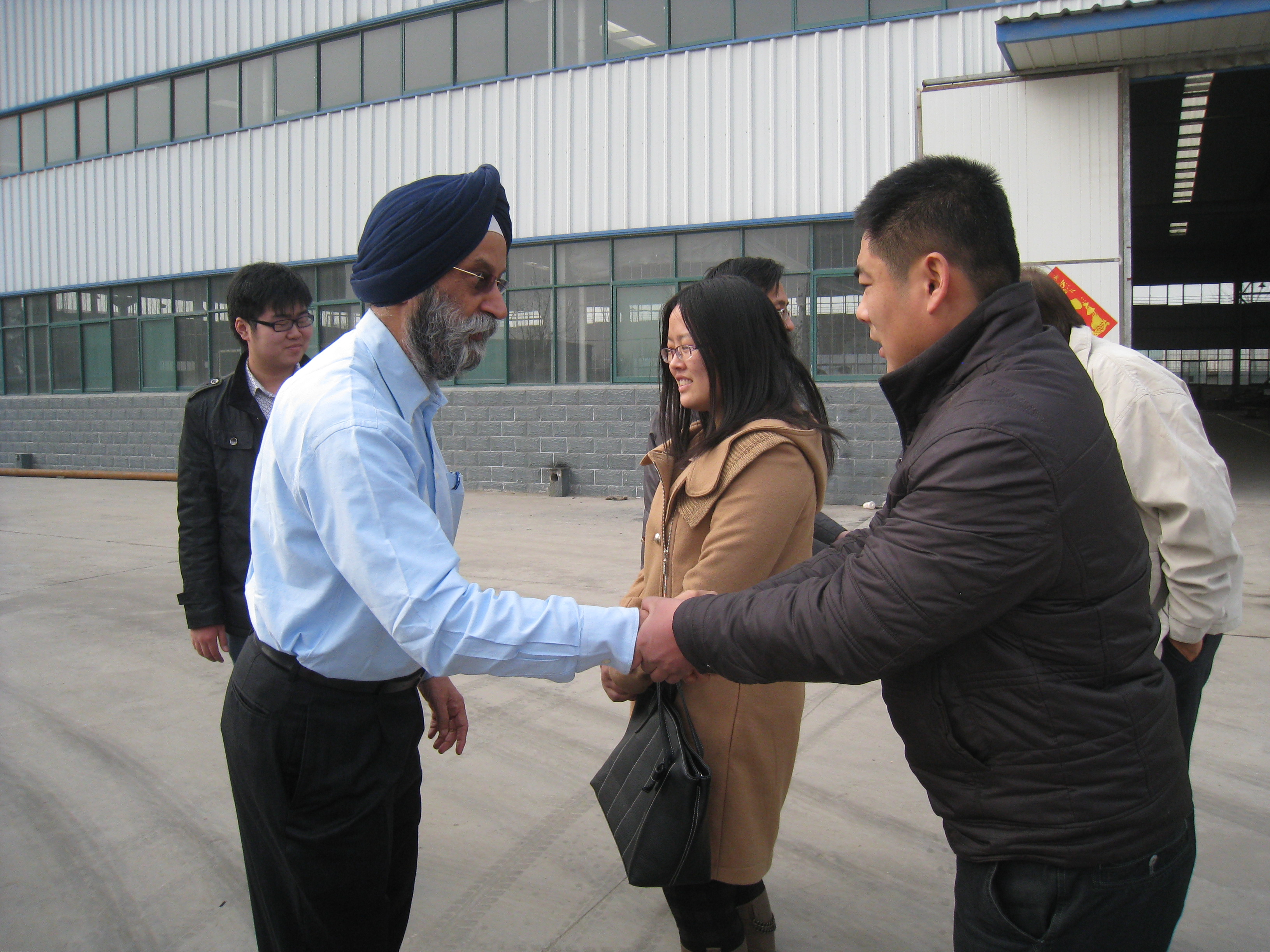 印度客戶來訪，并訂購FYL-850座駕壓路機