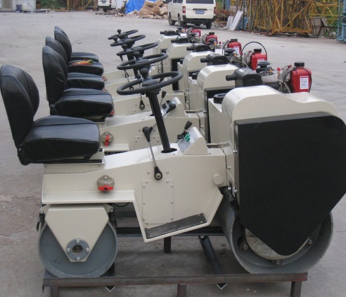 印度客戶來訪，并訂購FYL-850座駕壓路機