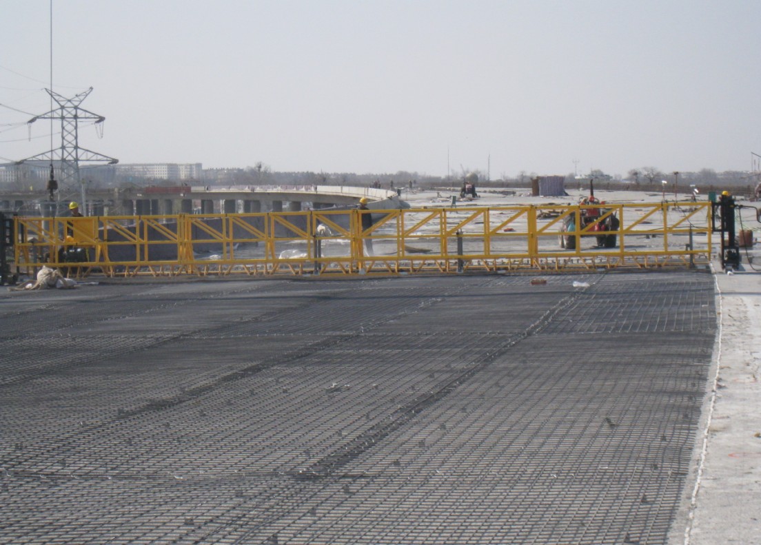 懸掛高頻整平機被中鐵二十幾個局集團，中國路橋集團選購。