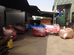 福瑞得機(jī)械3臺(tái)座駕，2臺(tái)手扶壓路機(jī)，1臺(tái)5米二次結(jié)構(gòu)澆注機(jī)包裝完畢及時(shí)發(fā)貨