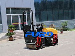 抓住特色打通渠道，全液壓小型壓路機(jī)廠家順利發(fā)展