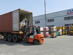 福瑞得機(jī)械15臺(tái)小型壓路機(jī)裝車出口巴基斯坦 福瑞得機(jī)械15臺(tái)小型壓路機(jī)裝車出口巴基斯坦
