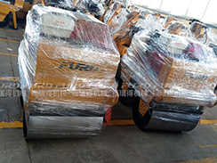 福瑞得2臺(tái)手扶雙鋼輪壓路機(jī)打包發(fā)往菏澤市 福瑞得2臺(tái)手扶雙鋼輪壓路機(jī)打包發(fā)往菏澤市