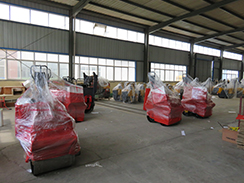 福瑞得4臺(tái)手扶雙鋼輪壓路機(jī)打包發(fā)往菏澤市 福瑞得4臺(tái)手扶雙鋼輪壓路機(jī)打包發(fā)往菏澤市