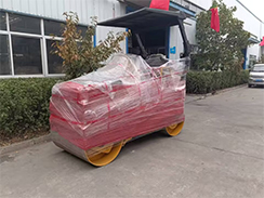 福瑞得機(jī)械一臺雙鋼輪座駕壓路機(jī)打包發(fā)往青島市 福瑞得機(jī)械一臺雙鋼輪座駕壓路機(jī)打包發(fā)往青島市